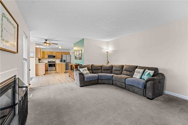 1544 Meadowbrook Lane, Farmington, NY 14425