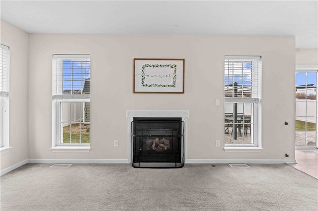 1544 Meadowbrook Lane, Farmington, NY 14425