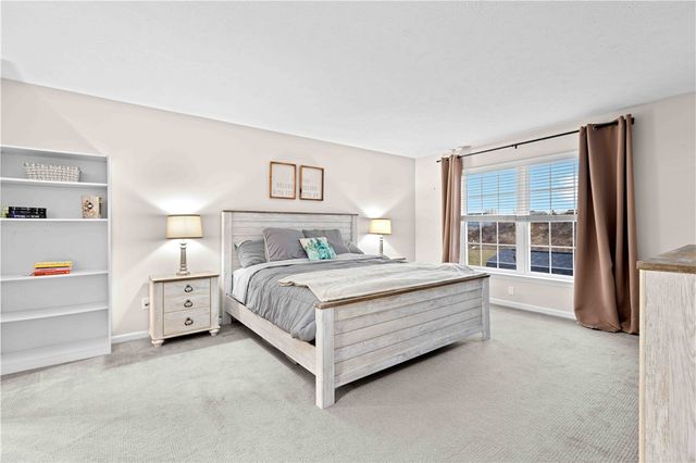 1544 Meadowbrook Lane, Farmington, NY 14425