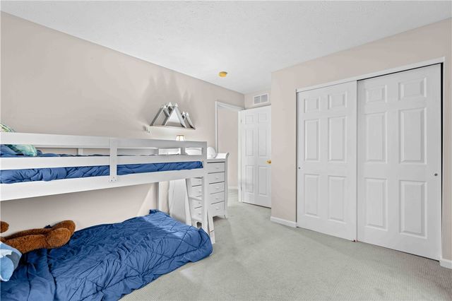 1544 Meadowbrook Lane, Farmington, NY 14425