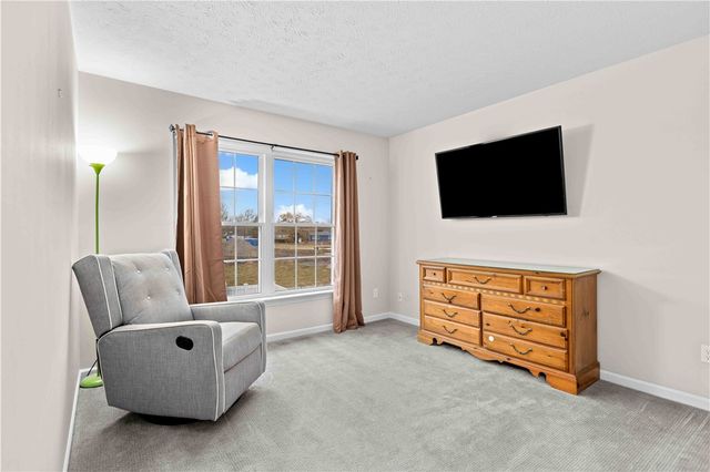 1544 Meadowbrook Lane, Farmington, NY 14425