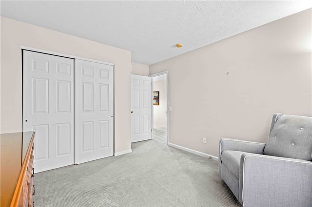 1544 Meadowbrook Lane, Farmington, NY 14425