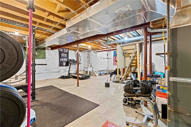 1544 Meadowbrook Lane, Farmington, NY 14425