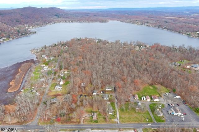 6 Woodlawn Ave, Frankford Twp., NJ 07826