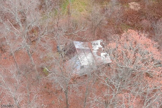 6 Woodlawn Ave, Frankford Twp., NJ 07826