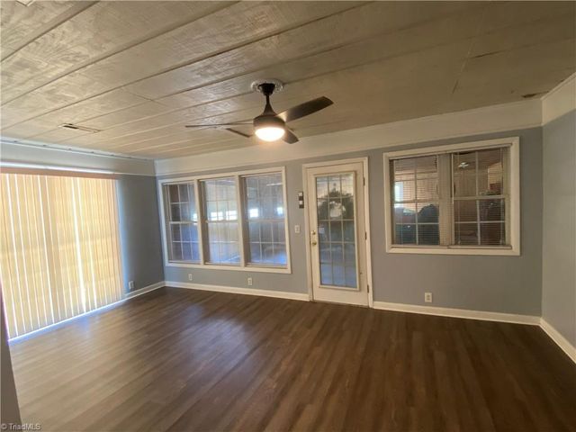 2413 Sandy Court, Kernersville, NC 27284