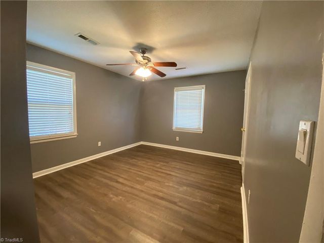 2413 Sandy Court, Kernersville, NC 27284