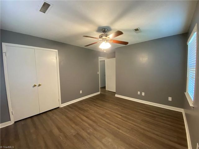 2413 Sandy Court, Kernersville, NC 27284