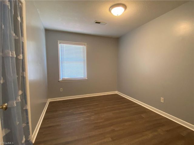 2413 Sandy Court, Kernersville, NC 27284
