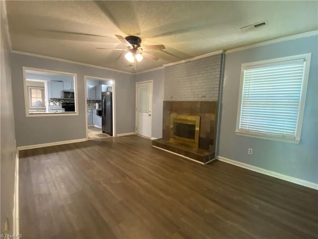 2413 Sandy Court, Kernersville, NC 27284