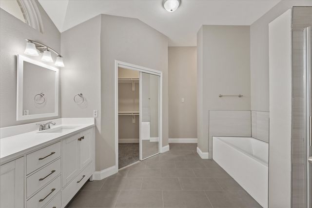 670 Honeysuckle Lane, Cedar Hill, TX 75104