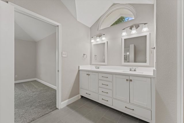 670 Honeysuckle Lane, Cedar Hill, TX 75104