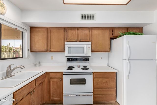 18014 N 136TH Avenue, Sun City West, AZ 85375