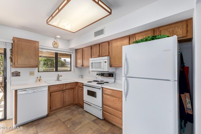 18014 N 136TH Avenue, Sun City West, AZ 85375