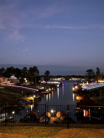 18818 E Cool Breeze Lane, Montgomery, TX 77356