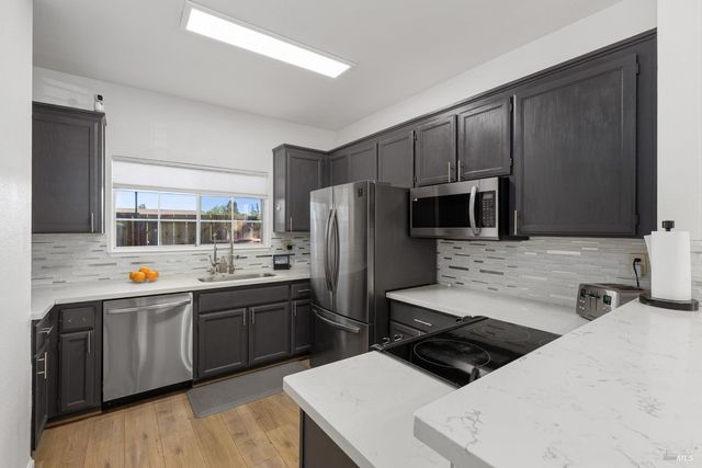 130 Manchester Dr, Fairfield, CA 94533