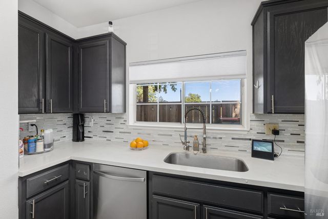 130 Manchester Dr, Fairfield, CA 94533