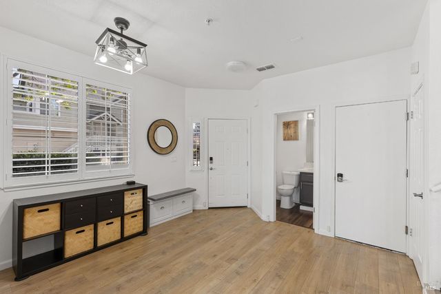 130 Manchester Dr, Fairfield, CA 94533