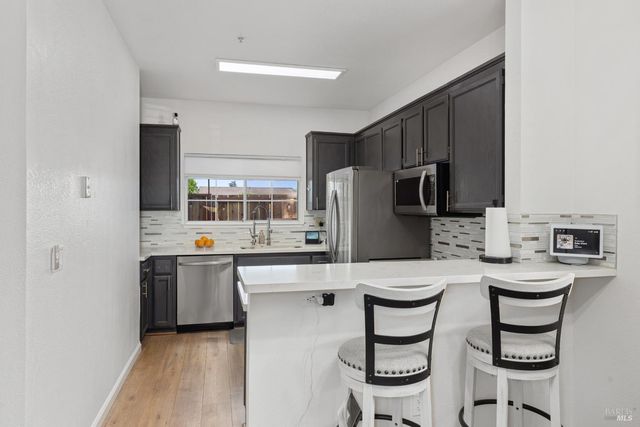 130 Manchester Dr, Fairfield, CA 94533