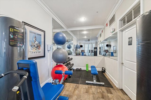 5353 Memorial Drive 1017, Houston, TX 77007
