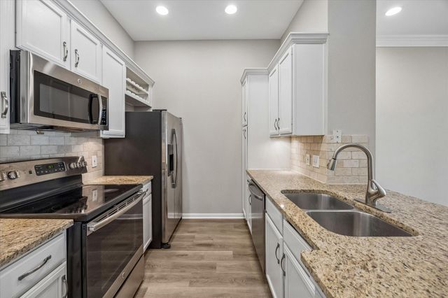 5353 Memorial Drive 1017, Houston, TX 77007