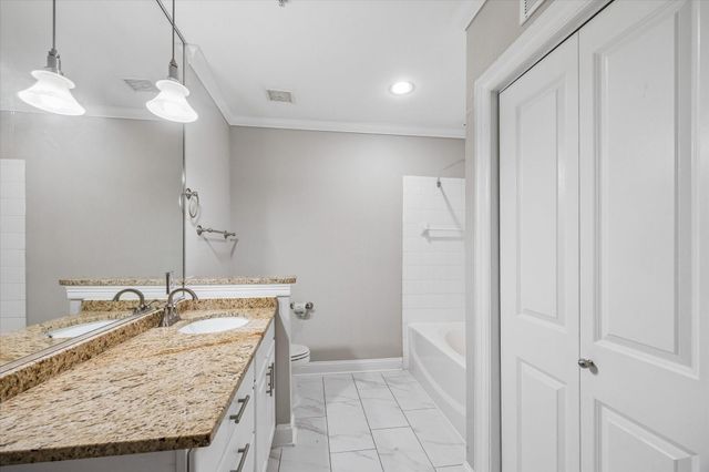 5353 Memorial Drive 1017, Houston, TX 77007