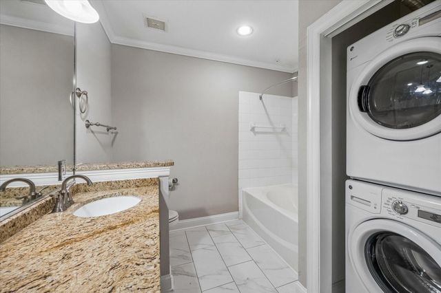 5353 Memorial Drive 1017, Houston, TX 77007