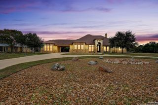 27418 PARKWEG LOOP, New Braunfels, TX 78132