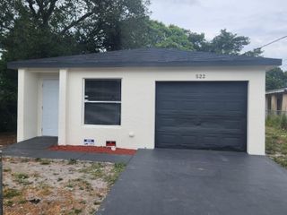 522 N 15th St, Fort Pierce, FL 34950