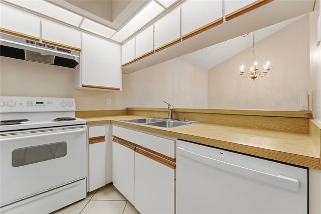 646 BIRD BAY DRIVE E 201, Venice, FL 34285