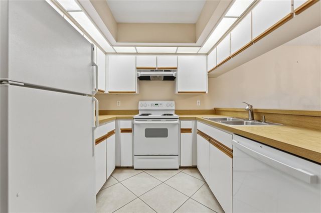 646 BIRD BAY DRIVE E 201, Venice, FL 34285