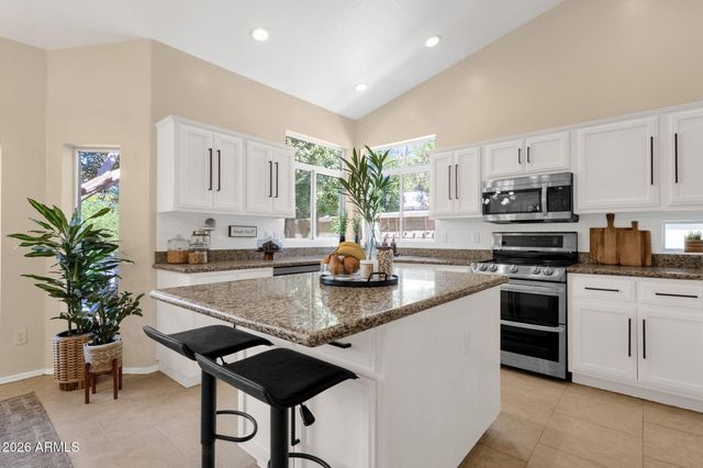 1542 E CATAMARAN Drive, Gilbert, AZ 85234