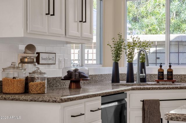 1542 E CATAMARAN Drive, Gilbert, AZ 85234