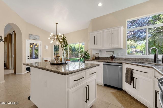 1542 E CATAMARAN Drive, Gilbert, AZ 85234