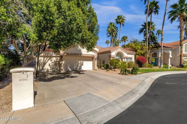 1542 E CATAMARAN Drive, Gilbert, AZ 85234