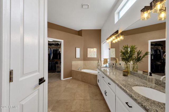 1542 E CATAMARAN Drive, Gilbert, AZ 85234