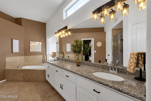 1542 E CATAMARAN Drive, Gilbert, AZ 85234