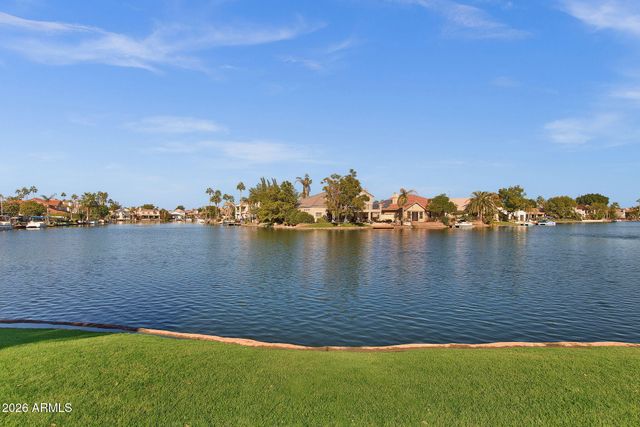 1542 E CATAMARAN Drive, Gilbert, AZ 85234