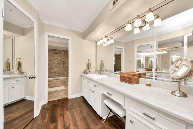 31 Bendwood Drive, Sugar Land, TX 77478