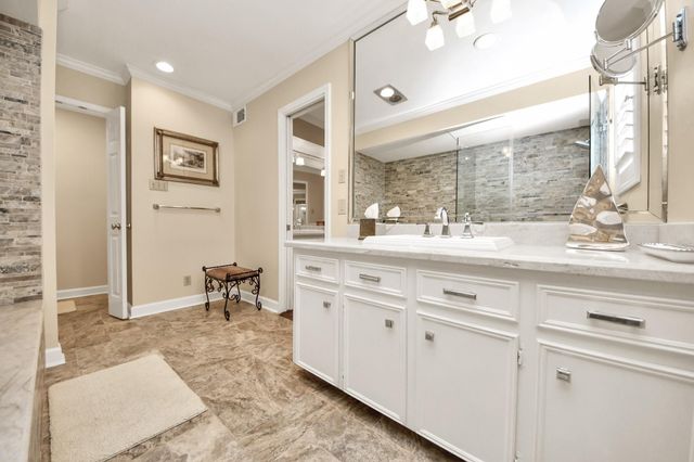 31 Bendwood Drive, Sugar Land, TX 77478
