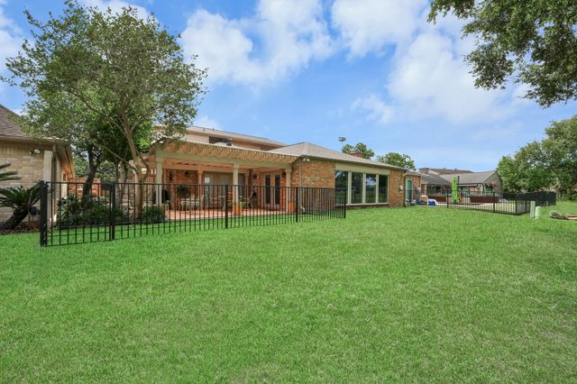 31 Bendwood Drive, Sugar Land, TX 77478