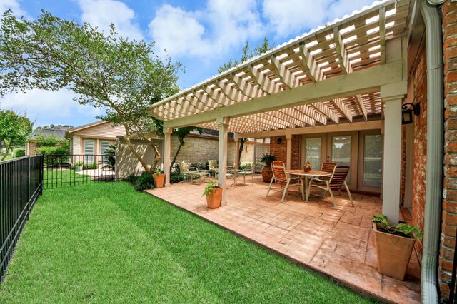 31 Bendwood Drive, Sugar Land, TX 77478