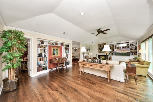31 Bendwood Drive, Sugar Land, TX 77478