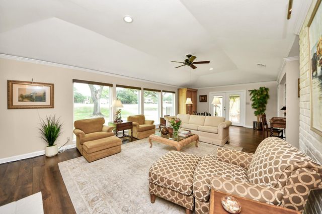 31 Bendwood Drive, Sugar Land, TX 77478