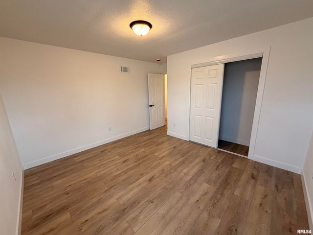 5110 N SHERIDAN Road, Peoria, IL 61614