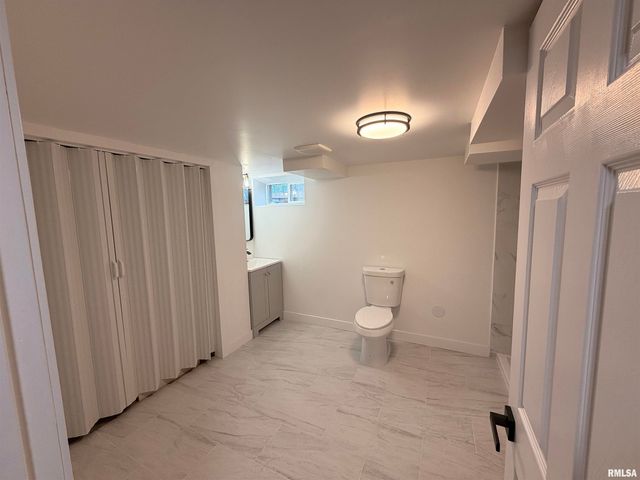 5110 N SHERIDAN Road, Peoria, IL 61614