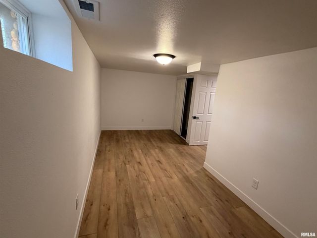 5110 N SHERIDAN Road, Peoria, IL 61614