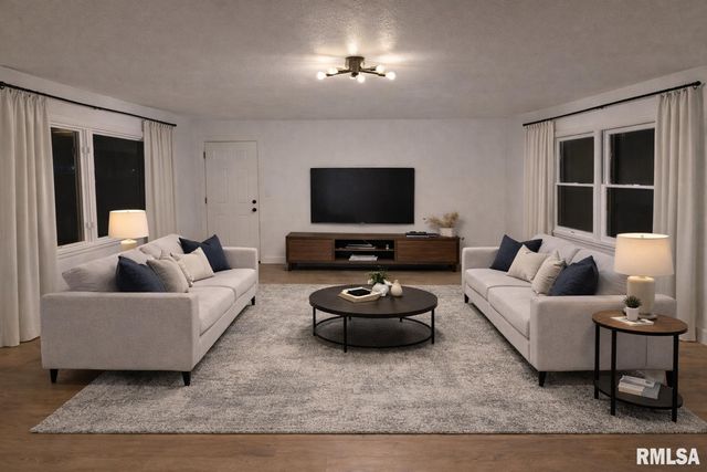 5110 N SHERIDAN Road, Peoria, IL 61614