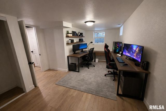 5110 N SHERIDAN Road, Peoria, IL 61614