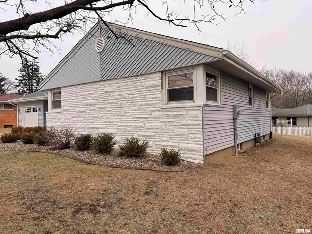 5110 N SHERIDAN Road, Peoria, IL 61614